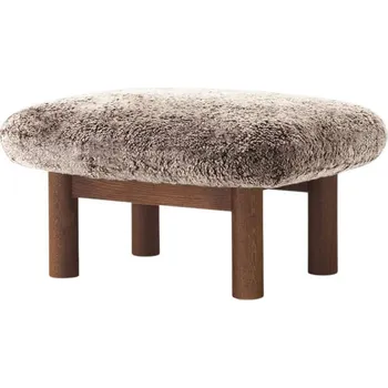 Otoman Audo Copenhagen Ottoman Brasilia, Sheepskin sahara/dark stained oak