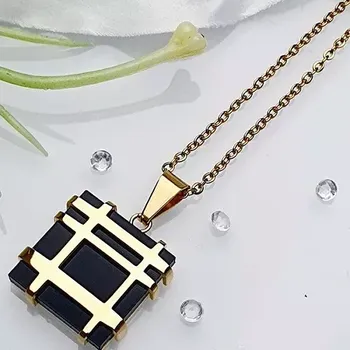 Řetízek Dámský ocelový řetízek zlatý s černým kamenem