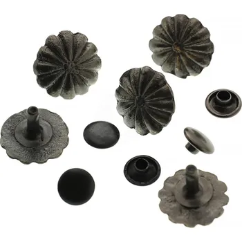 Knoflík Výprodej Starožitný mosazný knoflík 17 mm, design rozety s 12 okvětními lístky - Outlet