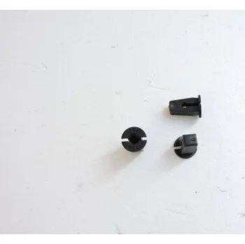 Příslušenství karosérie Příchytka předního plastového podběhu OCTAVIA II., EU, pro SUPERB, II. 3T. Typové číslo: 118718393,118718393,118718393, WHT003737