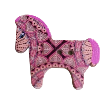 Knoflík Knoflík dřevěný kůň s ornamenty V