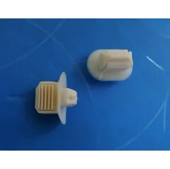 Příslušenství karosérie Sponka bílá OCTAVIA I., EU, pro OCTAVIA, I. 1U. Typové číslo: 120776424,120776424,120776424, 6N0867276