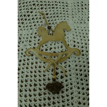 Vánoční dekorace houpací koník (dřevěná dekorace)