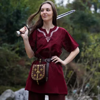 Dámská tunika Středověká bavlněná tunika s krátkými rukávy a ozdobnou výšivkou, červená