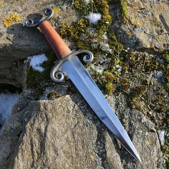 Šerm TADEUS, kovaná dýka