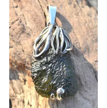 Přívěsek Drakkaria SURIA, stříbrný přívěsek s vltavínem, Ag 925