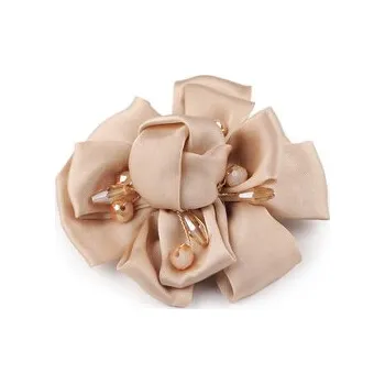 Brož Brož saténový květ s broušenými kamínky Ø7 cm béžová 6 ks