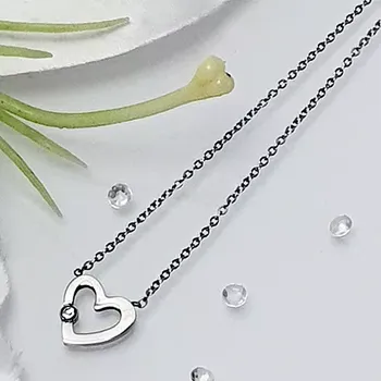 Řetízek Dámský ocelový řetízek - srdce s kamínkem