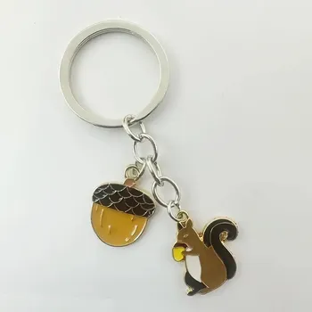 Přívěsek na klíče s veverkou