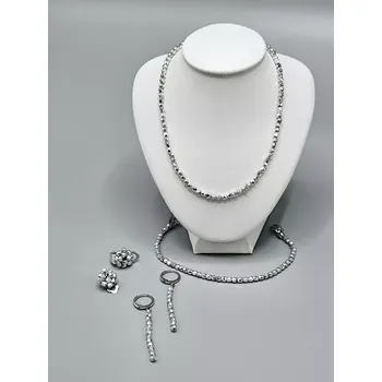 Náušnice Náušnice z broušených korálků stříbrné barvy