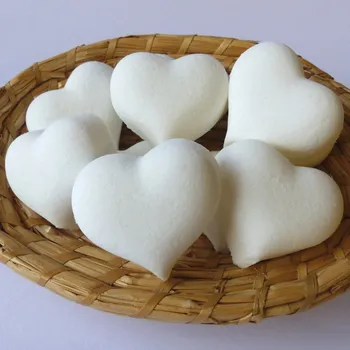 bomba do koupele Srdíčková šumivka do koupele - PROTI ÚNAVĚ A NASTUZENÍ (šumivka s avokádovým olejem, mořskou solí a směsí přírodních silic)