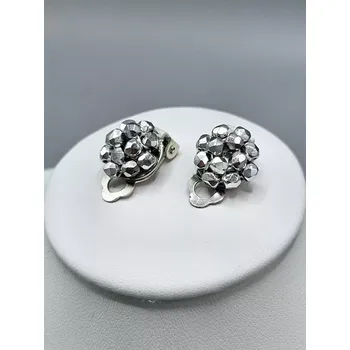 Náušnice Klipsové náušnice z broušených korálků stříbrné barvy