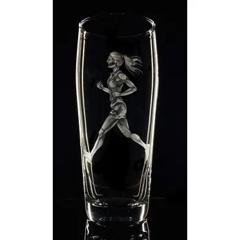 Sklenice půllitr s rytinou běžkyně - ručně ryté (broušené) dárková krabička, dárek pro běžkyní