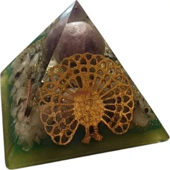 Orgonitová pyramida, páv