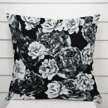 Povlak na dekorativní polštářek Sametový povlak na polštář Tamara TMR-040 Černo-bílé pivoňky na černém 40 x 60 cm