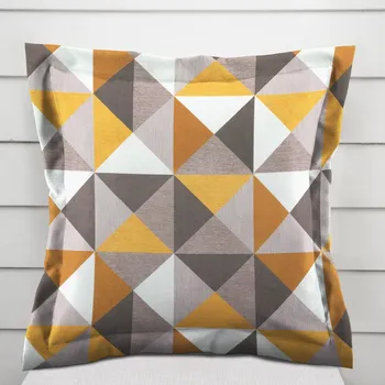 Povlak na polštářek Sametový povlak na polštář s lemem Tamara TMR-020 Žluto-šedobéžové trojúhelníky 50 x 50 cm