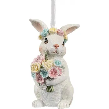 Bílá závěsná dekorace králíček nesoucí kytičky - 5*5*8 cm