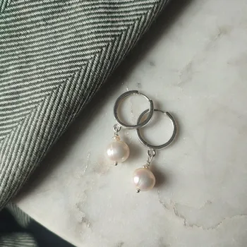 Náušnice BELLA stříbrné kruhové náušnice s říčními perličkami