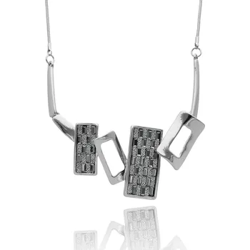 Náhrdelník Yvon Náhrdelník GAMBIT s geometrickými motivy a šachovnicovým vzorem - stříbrný