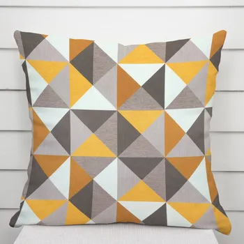Povlak na dekorativní polštářek Sametový povlak na polštář Tamara TMR-020 Žluto-šedobéžové trojúhelníky 35 x 45 cm