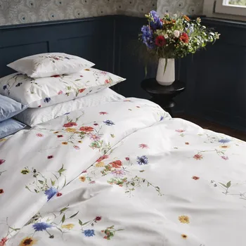 Povlečení Povlečení Fleures Volantes od Christian Fischbacher Rozměry: Povlak na polštář s límcem 40 x 40 cm, Typ zapínání: Zip