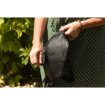 Ledvinka Kožená ručně šitá ledvinka KUBÁT velká | 31114BK Barva: černá