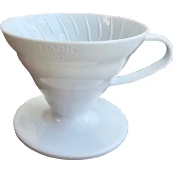 Příprava kávy Hario plastový dripper na kávu V60-02 bílý (Dripper pro filtrovanou kávu)