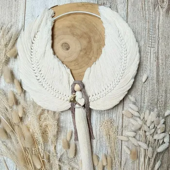 Auura Macramé dekorace - Andělka Závěsná dekorace