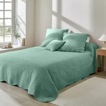 Napínací potah Blancheporte Jednobarevný přehoz na postel Cassandre zelená 40x40 cm