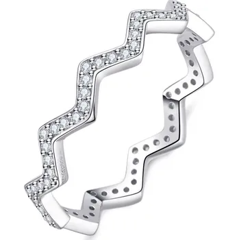 Prsten Leru Stříbrný prsten s bílými zirkony po obvodu Velikost a váha prstenu: 56