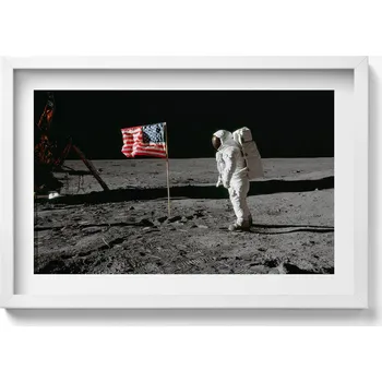 Obraz Závěsný obraz v bílém rámu Přistání na Měsíci - fotografie NASA 60x40 cm