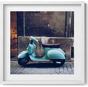 Obraz Elegantní obraz v bílém rámu Skútr v Palma de Mallorca 50x50 cm