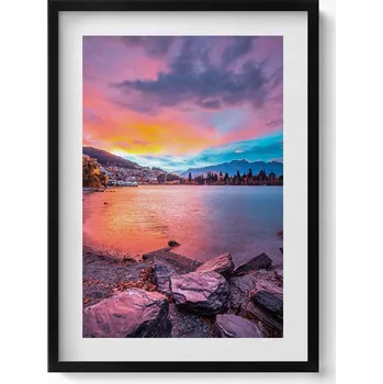 Obraz Závěsný obraz rámeček Krajina městečka v horách při západu slunce 50x70 cm