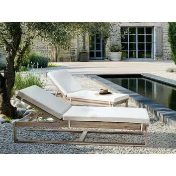 Sada 2 zahradních lehátek světlé akáciové dřevo krémově bílé polštáře nastavitelné opěradlo rustikální styl Beliani