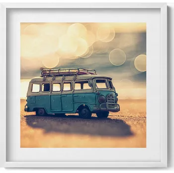 Obraz Nástěnný dekorativní obraz v bílém rámu s grafikou: Camper na pláži, 50x50 cm