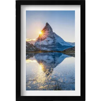 Obraz Závěsný obraz rámeček černé barvy Krajina osamělé hory a slunce 20x30 cm