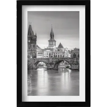 Obraz Dekorativní nástěnný obraz v rámu s grafikou Pohled na Karlův most Praha 20x30 cm