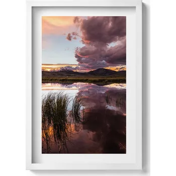 Obraz Dekorativní nástěnný obraz v bílém rámu do obýváku Mraky nad jezerem 40x60 cm