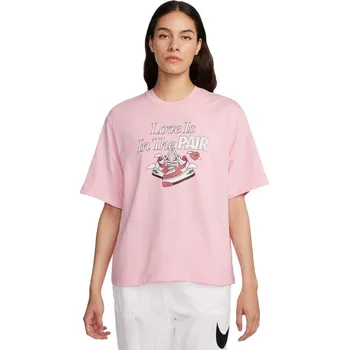 Dámské tričko Dámské tričko s krátkým rukávem Nike W NSW TEE OC 1 BOXY VDAY W růžové FQ8870-690 - S | UK 9,5 | US 12
