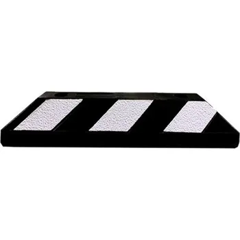 parkovací zábrana Černo-bílý gumový reflexní parkovací doraz délka 55 cm šířka 15 cm výška 10 cm