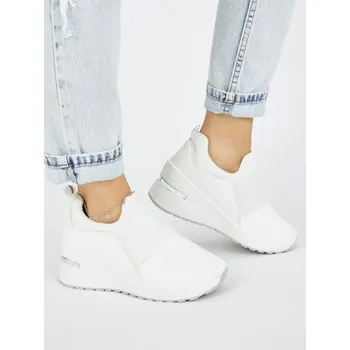 Dámské tenisky Praktické dámské tenisky bílé na klínku 39