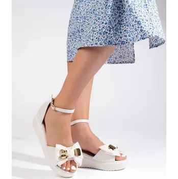 Dámské sandále Seastar Jedinečné sandály bílé dámské na klínku 38