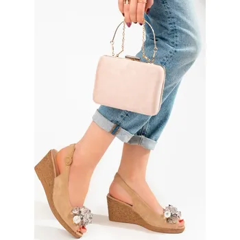 Dámské sandále W. Potocki Pěkné sandály dámské béžové na klínku 38