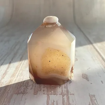 Achát brazilský špice - obelisk 33 cca 3,1 x 4,3 cm, 43 g