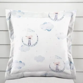 Povlak na polštářek Dětský bavlněný povlak na polštář s lemem Sandra SA-579 Myšky mezi modrými obláčky 35 x 45 cm