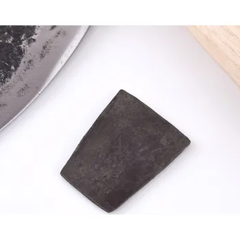 Replika zbraně Battle Merchant Kovaný klínek pro upevnění topůrka sekery