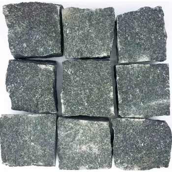 Dlažba Dlažební kostky štípané, gabro černo-šedá, 10x10x5