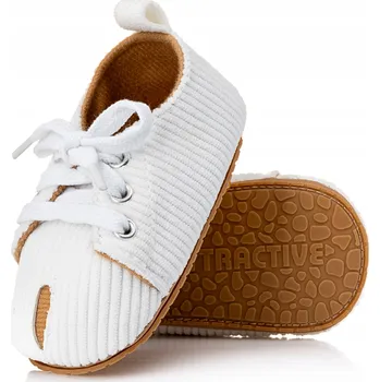 Capáčky Bílé šusťákové capáčky boty pro chlapce, ideální na křtiny, velikost 17/18