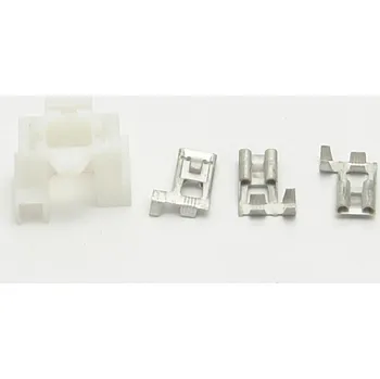 Objímka na žárovku Patice plastová na žárovku H4, komplet s konektory