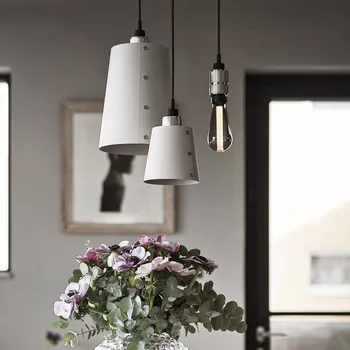 Buster + Punch Hooked 3.0 mix šedá/ocel - výška patice 10,5 cm; stínidlo malé - Ø 14 cm, výška 13 cm; stínidlo velké - Ø 21 cm, výška 26 cm; Ø baldachýn 15 cm šedá kamenná, ocel 3 x 40 W - Doprava zdarma